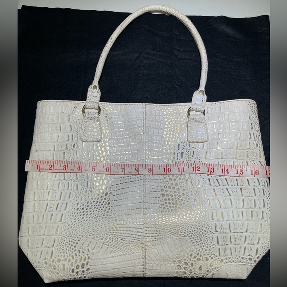 MARC FISHER Tote bag, approx 17”W x 13”H x 4”, White/gold Alligator look PVC - Picture 11 of 15